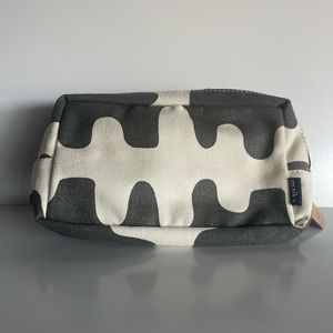 Maika Black and Cream Crossbody Bag